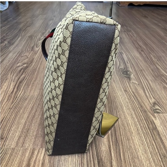 ♥️ GUCCI SHOULDER BAG  EUC! ❤️ - Picture 14 of 15